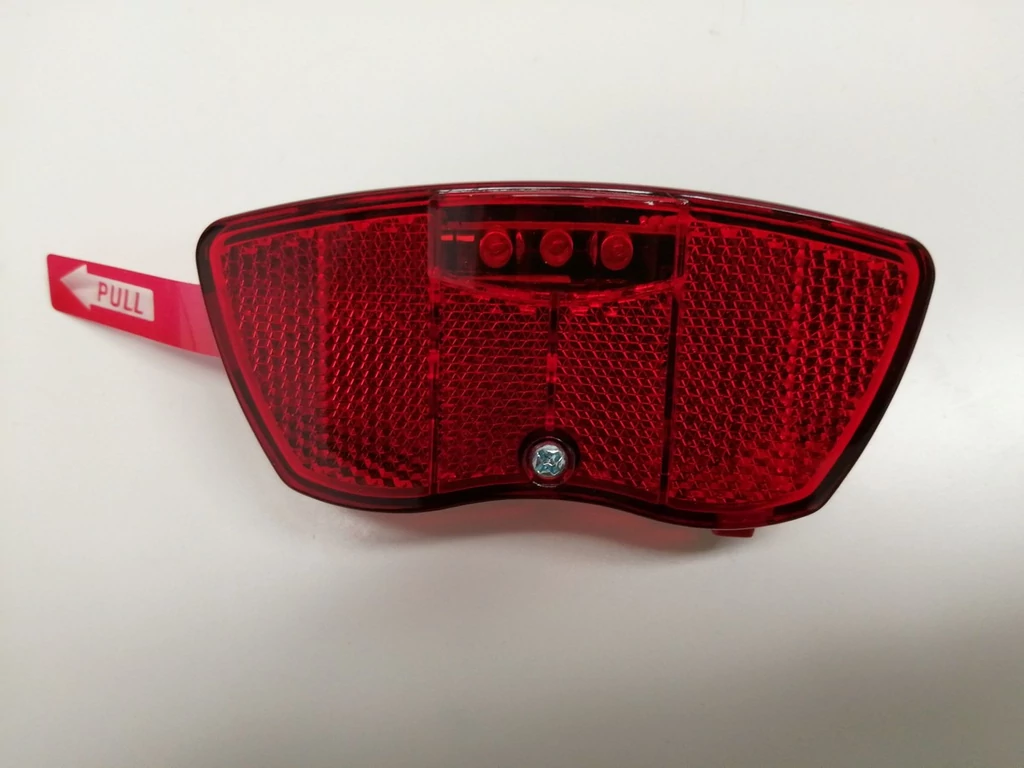 CSEPEL 3 LED hátsó lámpa csomagtartóra, elemes